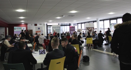 Les stands des recruteurs lors du forum de l'emploi de Hyacinthe Friant Les stands des recruteurs lors du forum de l'emploi de Hyacinthe Friant