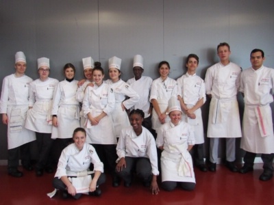 Les équipes du lycée de Guyancourt qui ont produit 300 barquette Les équipes du lycée de Guyancourt qui ont produit 300 barquette