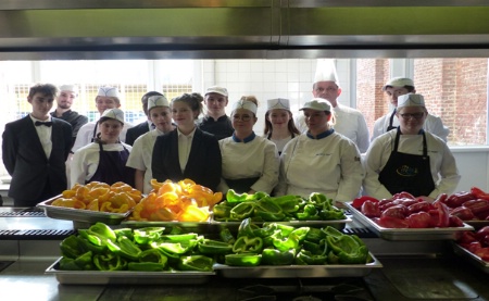 Les élèves du lycée Saint-Pierre de Fourmies s'engagent pour les restos du coeur