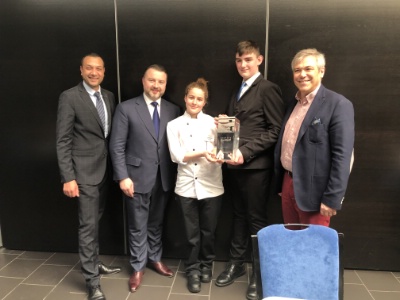 Les lauréats du trophée Jean Blat : Luc Soligny, Samantha Froment entourés de Pierre Mendès, Yoann Grégory, Eric blat