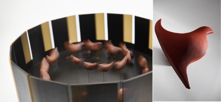 Les deux créations 'Qui de l'oeuf ou de la poule ?' de Baptiste Blanc, École Valrhona et Sarah Nicolle, École Boulle. Les deux créations 'Qui de l'oeuf ou de la poule ?' de Baptiste Blanc, École Valrhona et Sarah Nicolle, École Boulle.