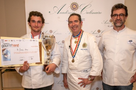 Steven Jourdain, élève au Lycée Jean Guéhenno de Vannes, est le lauréat de cette première édition. Steven Jourdain, élève au Lycée Jean Guéhenno de Vannes, est le lauréat de cette première édition.