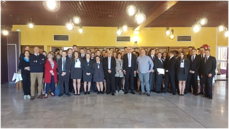Les étudiants de BTS Responsable de Hébergement, les professeurs, les parrains Les étudiants de BTS Responsable de Hébergement, les professeurs, les parrains