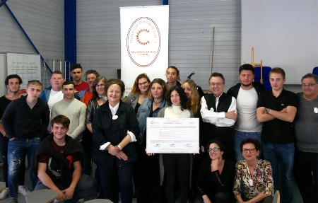 Co-ignature de la charte d'engagement pour une saisonnalité de qualité avec le lycée Balagne Co-ignature de la charte d'engagement pour une saisonnalité de qualité avec le lycée Balagne
