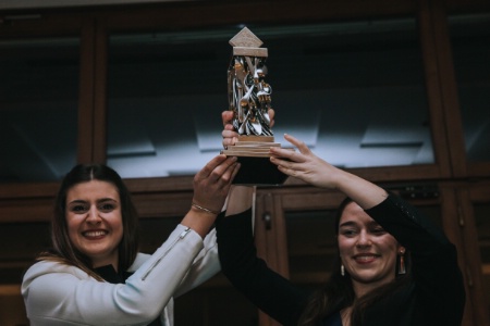 Le jury n'a pu départager, parmi les dix derniers finalistes, Anna Dorsival (LTH Lyon-Dardilly) et Serena Chevallay (Institut P. Bocuse-Ecully) Le jury n'a pu départager, parmi les dix derniers finalistes, Anna Dorsival (LTH Lyon-Dardilly) et Serena Chevallay (Institut P. Bocuse-Ecully)