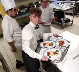 Premiers 'envois' sous la houlette de M Amar professeur de cuisine Premiers 'envois' sous la houlette de M Amar professeur de cuisine