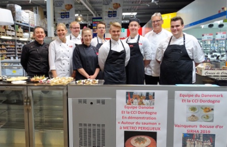 Les danois de l'école Tech College Aalborg et JF Larousarie de l'école hôtelière du Périgord Les danois de l'école Tech College Aalborg et JF Larousarie de l'école hôtelière du Périgord