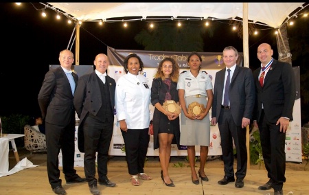 La délégation aux côtés des lauréates Laëtitia Jeanjean, Elodie-Herminie Diganamasso en présence du Préfet de La Réunion Jacques Billant avec Stéphane Guénaud, Béatrice Fabignon, David Palanque, Emmanuel Fournis La délégation aux côtés des lauréates Laëtitia Jeanjean, Elodie-Herminie Diganamasso en présence du Préfet de La Réunion Jacques Billant avec Stéphane Guénaud, Béatrice Fabignon, David Palanque, Emmanuel Fournis