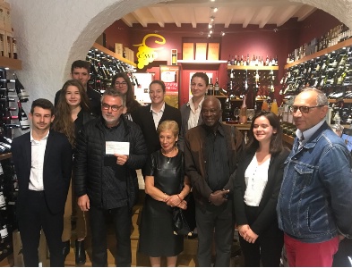 Remise du chèque à l'association 'Opticien sans frontière' Remise du chèque à l'association 'Opticien sans frontière'