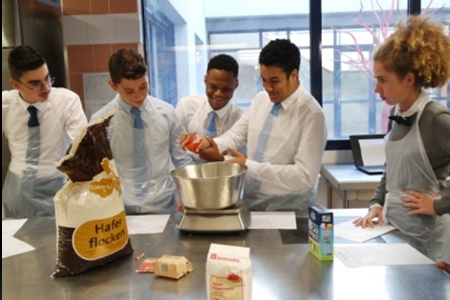 production de 'Digestive biscuits' en atelier cuisine production de 'Digestive biscuits' en atelier cuisine
