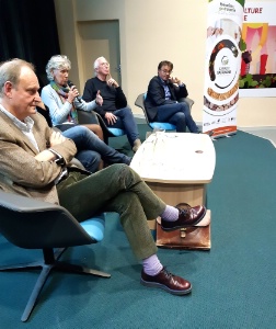 De gauche à droite : l'éditeur Jean-Marc Savoye, Edith Giffard (groupe Giffard), le paludier Charles Perraud et Eric Grelier, président de la CCI. De gauche à droite : l'éditeur Jean-Marc Savoye, Edith Giffard (groupe Giffard), le paludier Charles Perraud et Eric Grelier, président de la CCI.
