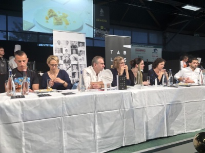 Le jury autour du président Yoann Conte délibèrent