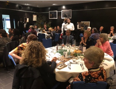 La beauté des tables et des spectacles qui ont émaillé le repas (chants, lectures…) étaient à la hauteur de la cause. La beauté des tables et des spectacles qui ont émaillé le repas (chants, lectures…) étaient à la hauteur de la cause.