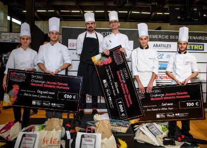 Le podium du Challenge jeunes talents Malakoff Médéric Humanis : Dorian Fiette et Louis-Arnaud José (lauréats), Maël Dos Santos et Joséphine Pincos (2es), Louis Evrard et Melvin Royer (3es). Le podium du Challenge jeunes talents Malakoff Médéric Humanis : Dorian Fiette et Louis-Arnaud José (lauréats), Maël Dos Santos et Joséphine Pincos (2es), Louis Evrard et Melvin Royer (3es).