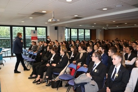 Présentation des établissements partenaires au 'Talent Day by Rabelais' Présentation des établissements partenaires au 'Talent Day by Rabelais'