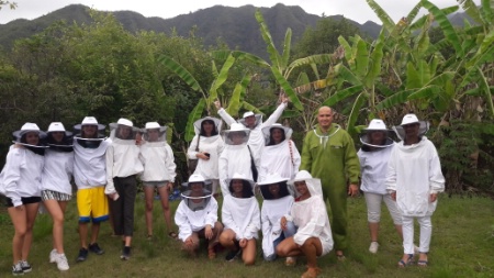 Le groupe Erasmus+ 2Bee or not 2Bee in Nature, apiculteurs en harbe