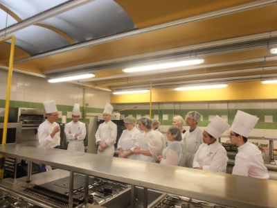 Briefing avant l'atelier cuisine au lycée Yourcenar de Beuvry