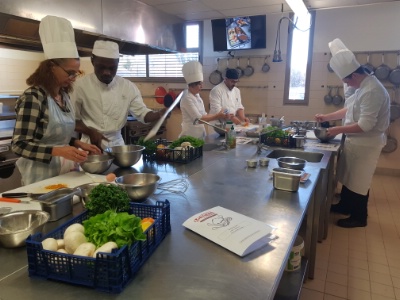 Les journalistes en immersion dans le monde de la cuisine