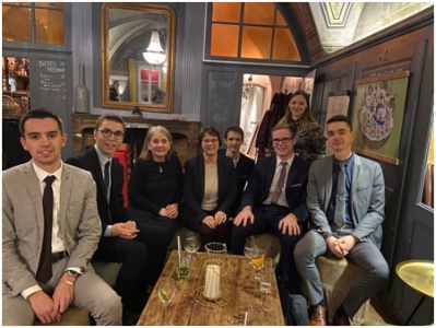 Stagiaires année 2019 avec Nathalie Gacon, Denis Laus et Sylvie Rossi Directrice Opérationnelle du Campus des Métiers Stagiaires année 2019 avec Nathalie Gacon, Denis Laus et Sylvie Rossi Directrice Opérationnelle du Campus des Métiers