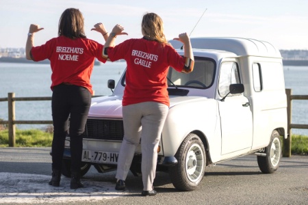 Chaque année, le 4L Trophy rassemble 3 000 étudiants pour dix jours d'aventure sur un parcours de 6 500 km, de Biarritz à Marrakech. Chaque année, le 4L Trophy rassemble 3 000 étudiants pour dix jours d'aventure sur un parcours de 6 500 km, de Biarritz à Marrakech.