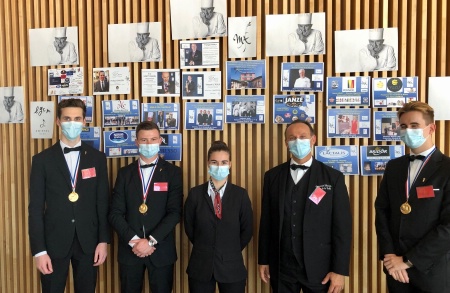 a brigade d'accueil, composée de MAF 2019 Nicolas, Mathis et Pierre, 2018 Ronan et 2017 avec Zak)avec Emmanuel Fournis