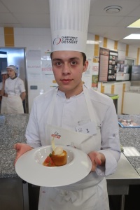 Maxime Chollet - Lycée Hôtelier de Blois (41) avec le dessert 'La Reine des Agrumes'