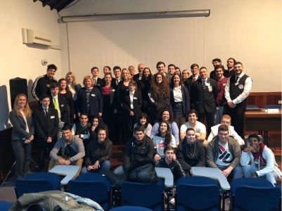 L'ensemble des participants du projet GLAD : élèves et professeurs croates, français, italiens, portugais et tchèques. L'ensemble des participants du projet GLAD : élèves et professeurs croates, français, italiens, portugais et tchèques.