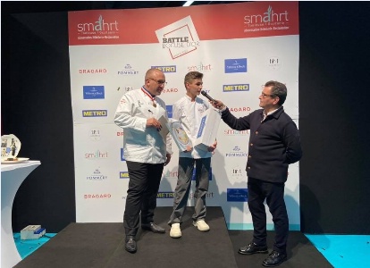 Antoine Chabert meilleur commis au cours de la « battle » des chefs cuisiniers étoilés et MOF. Antoine Chabert meilleur commis au cours de la « battle » des chefs cuisiniers étoilés et MOF.