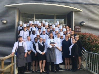Les élèves et professeurs du lycée Hélène Boucher avec Philippe Mille et Mathieu Guibert, Les élèves et professeurs du lycée Hélène Boucher avec Philippe Mille et Mathieu Guibert,