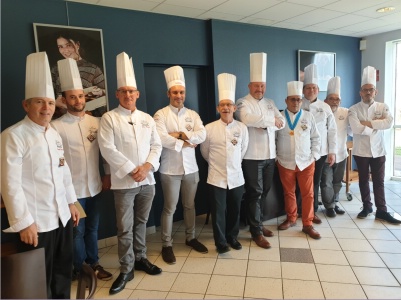 Les Chefs Toques Normandes de l'Eure ayant participés au bon déroulement du concours, surveillance en cuisine et dégustation