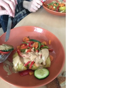padlet 'je m'excerve à la maison : Assiete végétarienne Sur assiette ( Prudence)