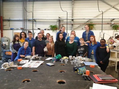 Dans l'atelier de verre