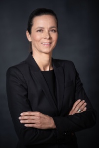 Dr. Carole Ackermann nouvelle Présidente du Conseil d'Administration de l'EHL Dr. Carole Ackermann nouvelle Présidente du Conseil d'Administration de l'EHL