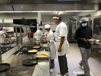 Pratique cuisine avec application des règles de sécurité sanitaire