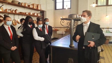 Visite des cuisines avec le maître d'hôtel Visite des cuisines avec le maître d'hôtel