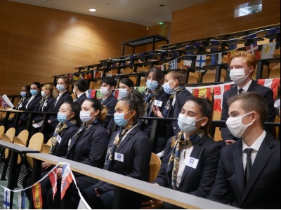 Les BTS Tourisme du lycée Paul Augier dans l'amphi très attentifs Les BTS Tourisme du lycée Paul Augier dans l'amphi très attentifs