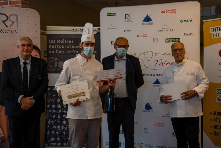 Jérôme Kohn, Clément Rigault, Alain Jumeau président de la CCI Loiret et Bernard Vaussion ancien chef du palais présidentiel de l'Élysée, parrain du CFA et ambassadeur de cette édition de la sélection du concours