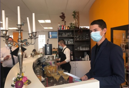 Les travaux pratiques sont désormais réalisés avec le nouveau protocole sanitaire Les travaux pratiques sont désormais réalisés avec le nouveau protocole sanitaire