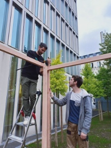 Montage d'une structure pour potagers pédagogiques et plantations