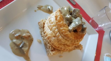 Vol au vent sauce financière et riz pilaf