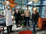 Les élèves et étudiants du Lycée Yvon Bourges soutiennent les restaurateurs et remettent un don de 920 € à l'Union des Commerçants de la ville de Dinard