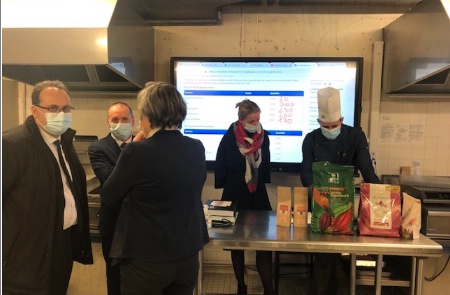 Charline Avenel, Rectrice de l'académie de Versailles, en discussion avec Laurent Nadiras, David Grateau, Doyen des IEN-EG-ET- IO, Sylvie Jouanot, Stéphane Aymard IEN économie-gestion