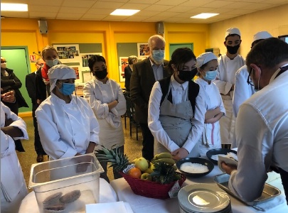 Echange entre Mme la Rectrice et les élèves de la classe de seconde famille des métiers Hôtellerie-Restauration.