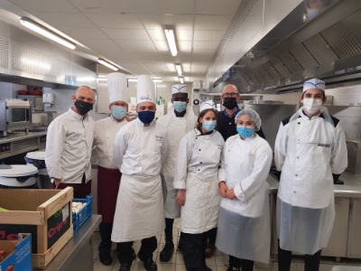 Chefs et apprentis bénévoles et solidaires Chefs et apprentis bénévoles et solidaires