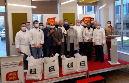 Bernard Leprince, Pierre Caillet, William Boquelet, Gauthier Teissere, Aimé Stéphan, Dimitri Folliard, Patrick Danet, Eric Legout, Marie Sauce-Bourreau, Clotilde Eudier, Arnaud Izabelle, Samuel Thevenet et Pascal Grosdoit Bernard Leprince, Pierre Caillet, William Boquelet, Gauthier Teissere, Aimé Stéphan, Dimitri Folliard, Patrick Danet, Eric Legout, Marie Sauce-Bourreau, Clotilde Eudier, Arnaud Izabelle, Samuel Thevenet et Pascal Grosdoit