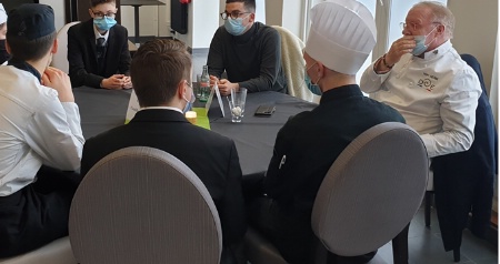 Table ronde avec les chefs Marc Meurin , Camille Delcroix et les élèves de Bac Pro