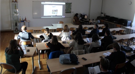 Les professionnels se sont succédés pour présenter leur parcours Les professionnels se sont succédés pour présenter leur parcours