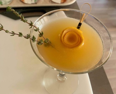 un cocktail effectué par l'un des candidats