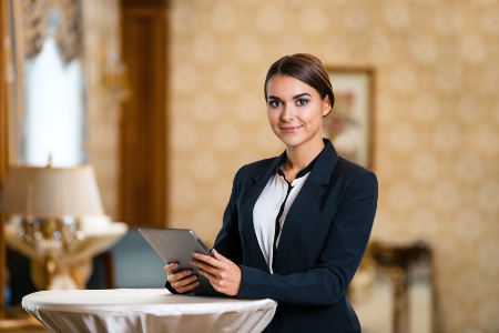 La validation des acquis de l'expérience est envisageable pour tous les salariés justifiant d'au moins une année d'expérience professionnelle en hôtellerie et ou restauration. La validation des acquis de l'expérience est envisageable pour tous les salariés justifiant d'au moins une année d'expérience professionnelle en hôtellerie et ou restauration.