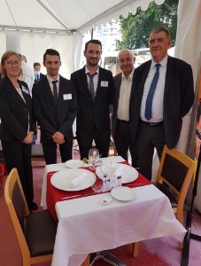 Mme Chadourne formatrice en restaurant à l'UFA Jean Monnet, M Chadelas Proviseur du lycée Jean Monnet, M Guillout, Président de l'UMIH 87, 2 apprentis en restaurant de l'UFA Jean Monnet
